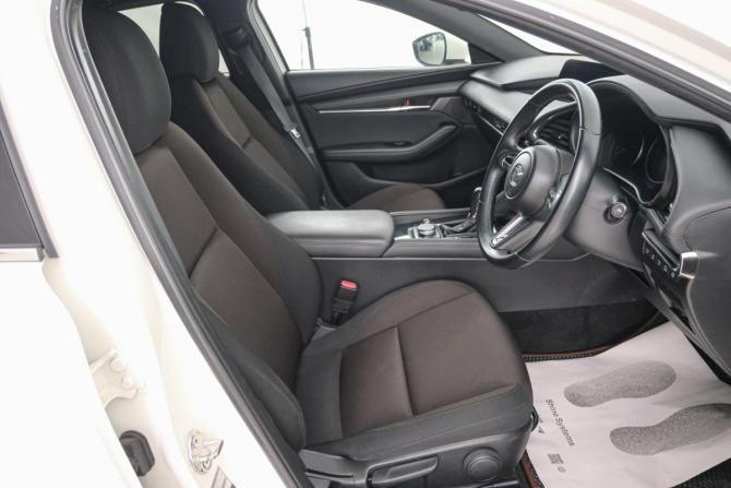 Mazda 3 IV (BP) с пробегом 2019 года, цена 1 799 000 рублей, 86000 км, хэтчбек, Автокод Объявления
