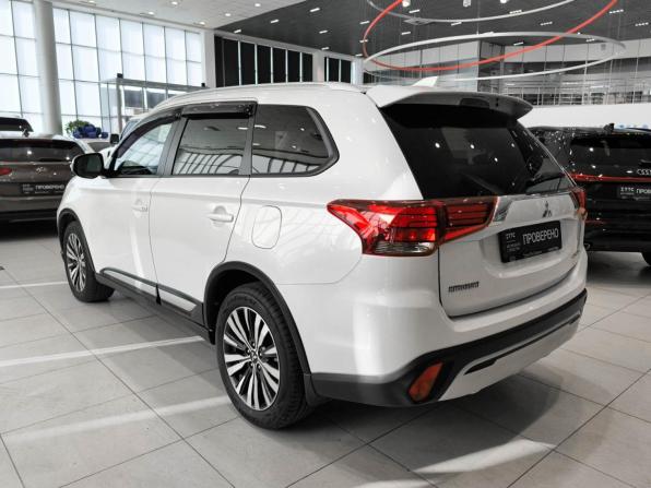 Mitsubishi Outlander III Рестайлинг 3 с пробегом 2018 года, цена 2 450 000 рублей, 75782 км, внедорожник, Автокод Объявления