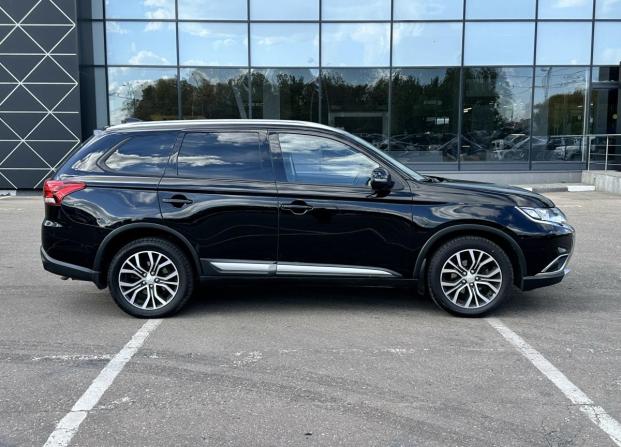 Mitsubishi Outlander III Рестайлинг 3 с пробегом 2018 года, цена 1 699 000 рублей, 108758 км, внедорожник, Автокод Объявления