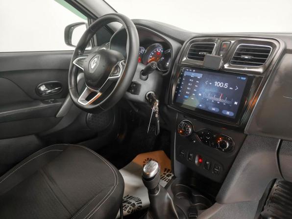 Renault Logan II Рестайлинг с пробегом 2020 года, цена 954 600 рублей, 42575 км, седан, Автокод Объявления