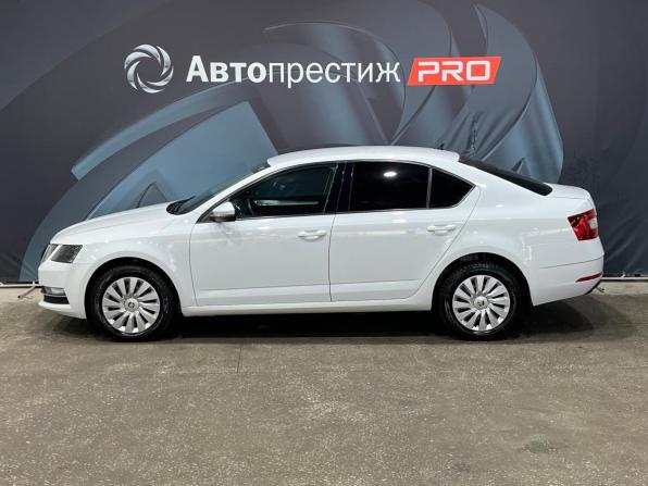Skoda Octavia III (A7) Рестайлинг с пробегом 2017 года, цена 1 427 000 рублей, 141666 км, лифтбек, Автокод Объявления