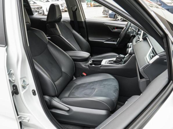 Toyota RAV4 V (XA50) с пробегом 2021 года, цена 3 024 070 рублей, 102852 км, внедорожник, Автокод Объявления