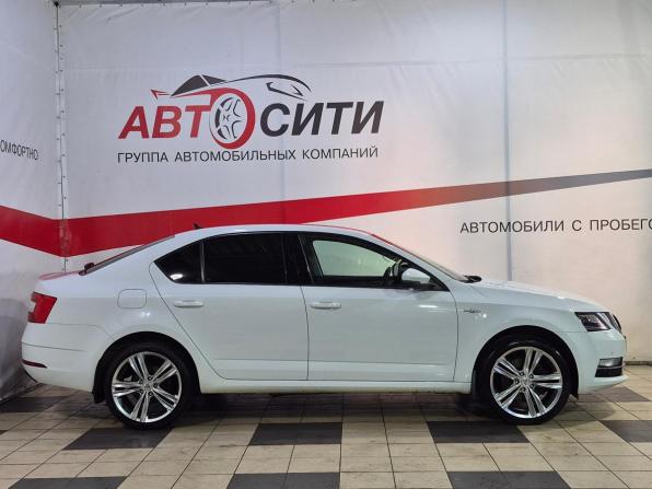 Skoda Octavia III (A7) Рестайлинг с пробегом 2019 года, цена 2 035 000 рублей, 110000 км, лифтбек, Автокод Объявления