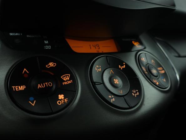 Toyota RAV4 III (XA30) Рестайлинг с пробегом 2012 года, цена 1 549 000 рублей, 135000 км, внедорожник, Автокод Объявления