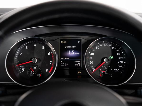 Volkswagen Passat B8 с пробегом 2016 года, цена 1 500 000 рублей, 142500 км, седан, Автокод Объявления