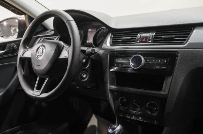 Skoda Rapid I Рестайлинг с пробегом 2018 года, цена 919 000 рублей, 186000 км, лифтбек, Автокод Объявления