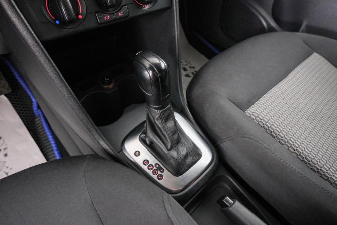 Volkswagen Polo V с пробегом 2013 года, цена 829 000 рублей, 220000 км, седан, Автокод Объявления