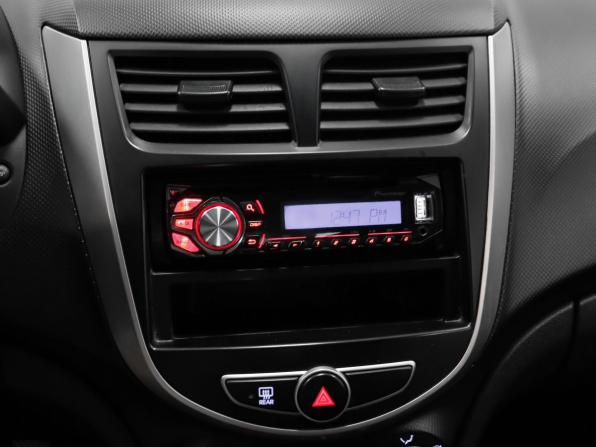 Hyundai Solaris I с пробегом 2014 года, цена 799 000 рублей, 123600 км, седан, Автокод Объявления