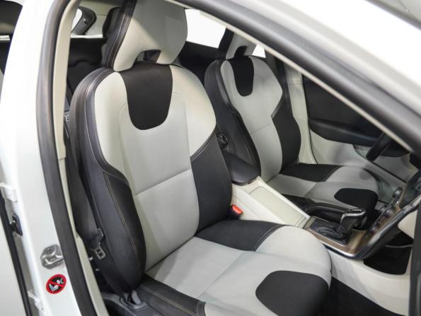 Volvo V40 Cross Country I с пробегом 2014 года, цена 1 149 000 рублей, 196076 км, хэтчбек, Автокод Объявления