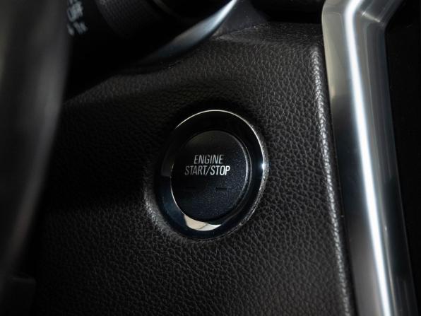 Cadillac SRX II Рестайлинг с пробегом 2015 года, цена 1 850 000 рублей, 122400 км, внедорожник, Автокод Объявления