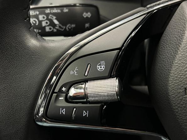 Skoda Rapid II с пробегом 2021 года, цена 1 845 000 рублей, 51572 км, лифтбек, Автокод Объявления