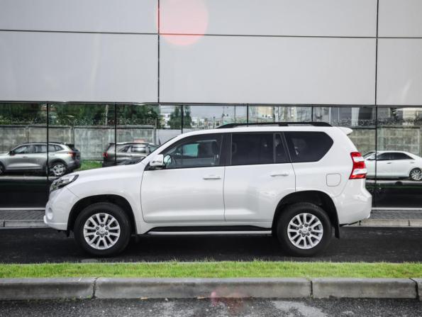 Toyota Land Cruiser Prado 150 Series Рестайлинг 1 с пробегом 2017 года, цена 3 799 000 рублей, 145336 км, внедорожник, Автокод Объявления