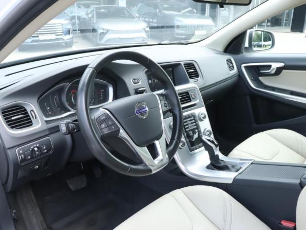 Volvo S60 II Рестайлинг с пробегом 2017 года, цена 1 880 000 рублей, 140373 км, седан, Автокод Объявления