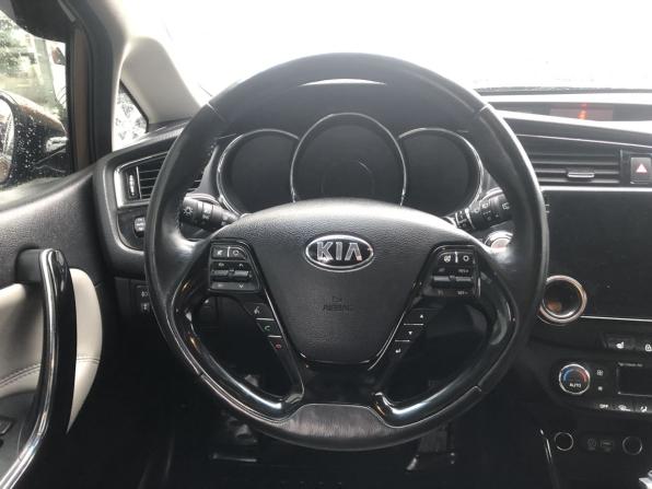 Kia Ceed II Рестайлинг с пробегом 2016 года, цена 1 329 000 рублей, 138468 км, универсал, Автокод Объявления