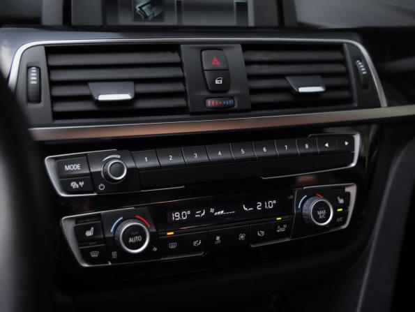 BMW 3 серии VI (F3x) Рестайлинг с пробегом 2018 года, цена 1 449 000 рублей, 262285 км, седан, Автокод Объявления