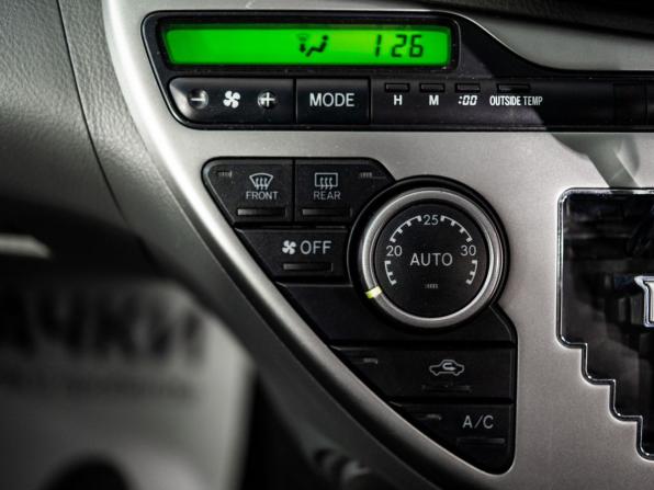 Toyota ISis I Рестайлинг с пробегом 2009 года, цена 1 120 300 рублей, 151614 км, компактвэн, Автокод Объявления