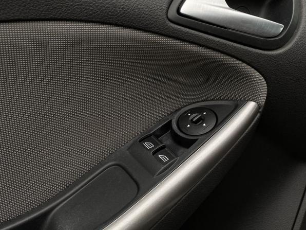 Ford Focus III с пробегом 2012 года, цена 649 000 рублей, 293222 км, седан, Автокод Объявления