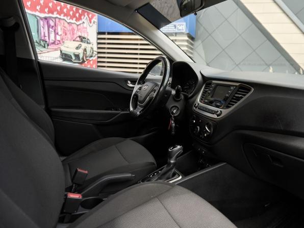 Hyundai Solaris II с пробегом 2018 года, цена 1 273 000 рублей, 152544 км, седан, Автокод Объявления