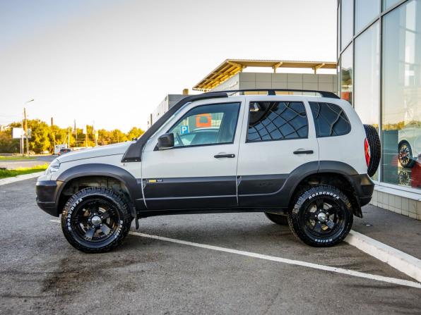 Chevrolet Niva I Рестайлинг с пробегом 2017 года, цена 898 000 рублей, 90492 км, внедорожник, Автокод Объявления