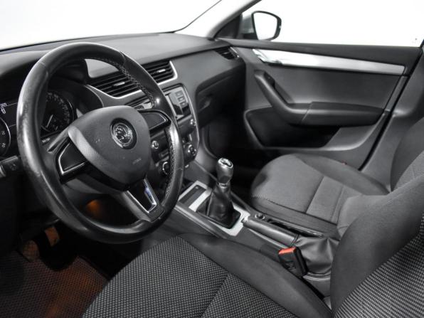 Skoda Octavia III (A7) с пробегом 2016 года, цена 920 000 рублей, 261030 км, лифтбек, Автокод Объявления
