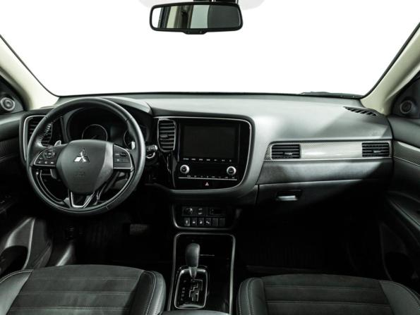 Mitsubishi Outlander III Рестайлинг 3 с пробегом 2021 года, цена 2 859 000 рублей, 67136 км, внедорожник, Автокод Объявления