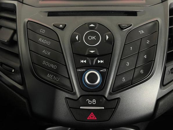 Ford Fiesta Mk6 Рестайлинг с пробегом 2015 года, цена 870 000 рублей, 126000 км, хэтчбек, Автокод Объявления