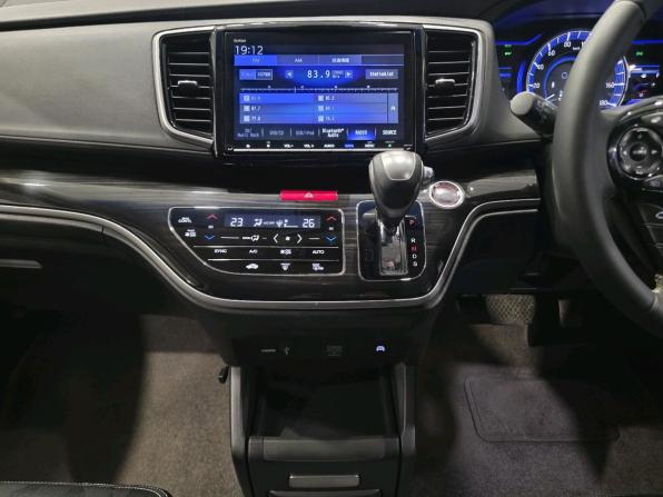 Honda Odyssey V Рестайлинг с пробегом 2017 года, цена 2 400 000 рублей, 159306 км, минивэн, Автокод Объявления