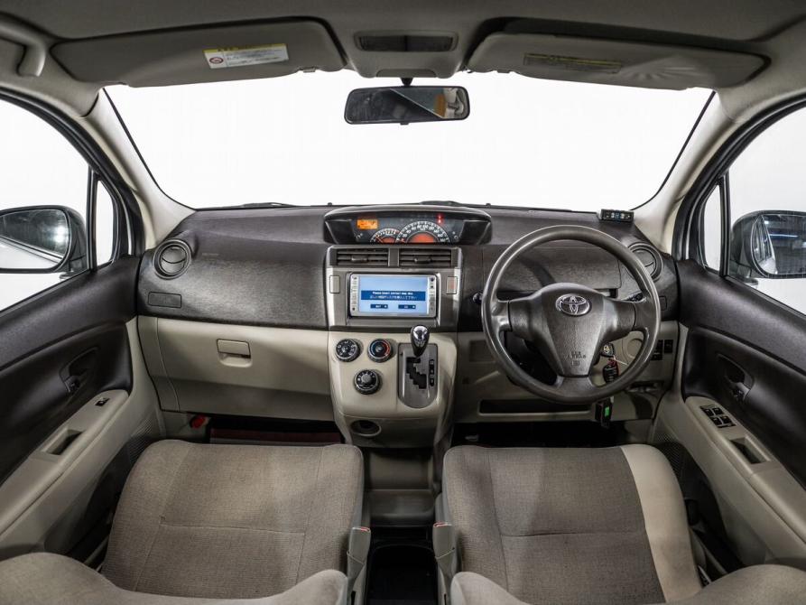 Toyota Passo Sette Иркутск  - изображение 9