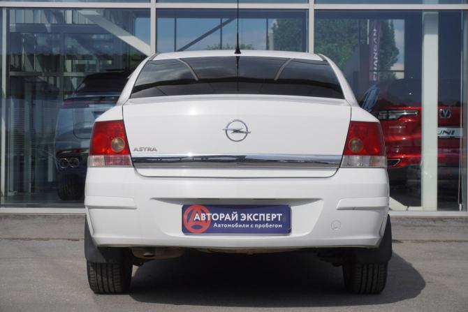 Opel Astra H Рестайлинг с пробегом 2014 года, цена 670 000 рублей, 201095 км, седан, Автокод Объявления