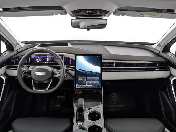 Geely Atlas II с пробегом 2025 года, цена 3 350 000 рублей, 10094 км, внедорожник, Автокод Объявления