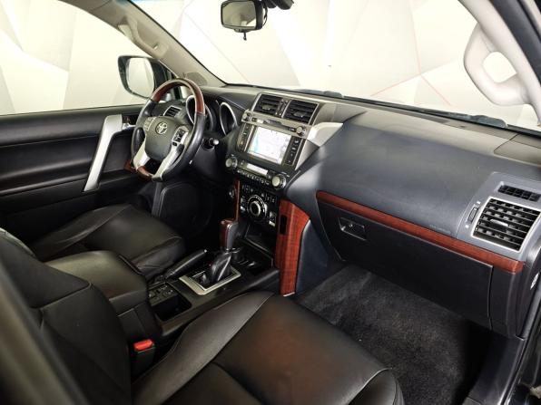 Toyota Land Cruiser Prado 150 Series Рестайлинг 1 с пробегом 2016 года, цена 3 350 000 рублей, 263965 км, внедорожник, Автокод Объявления