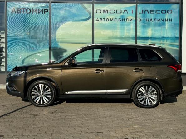 Mitsubishi Outlander III Рестайлинг 3 с пробегом 2021 года, цена 2 405 000 рублей, 56579 км, внедорожник, Автокод Объявления