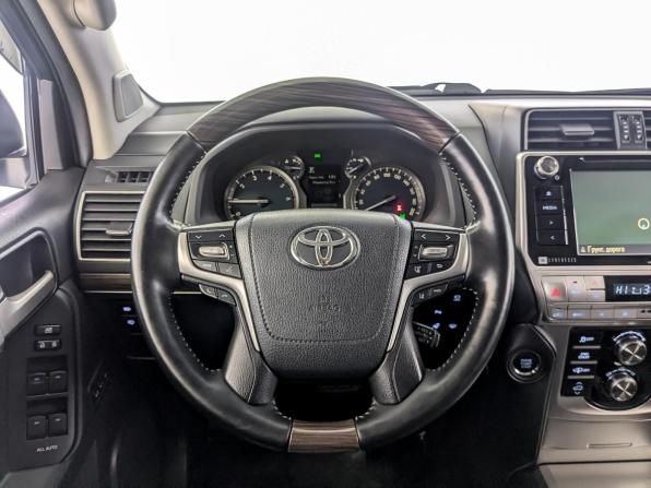 Toyota Land Cruiser Prado 150 Series Рестайлинг 2 с пробегом 2018 года, цена 4 500 000 рублей, 238427 км, внедорожник, Автокод Объявления