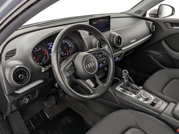 Audi A3 III (8V) Рестайлинг с пробегом 2019 года, цена 2 300 000 рублей, 76148 км, седан, Автокод Объявления