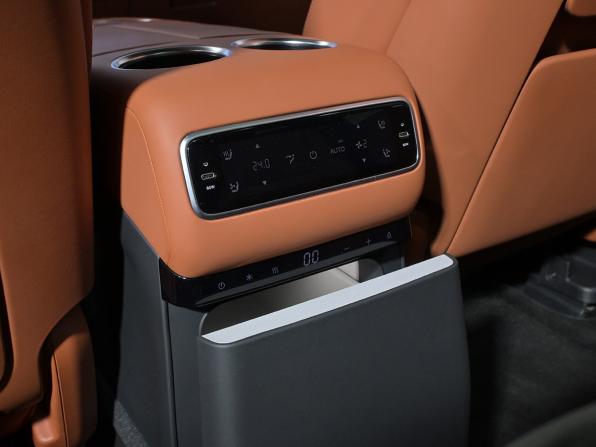 Li Auto (Lixiang) L9 I Рестайлинг с пробегом 2024 года, цена 7 750 000 рублей, 33000 км, внедорожник, Автокод Объявления
