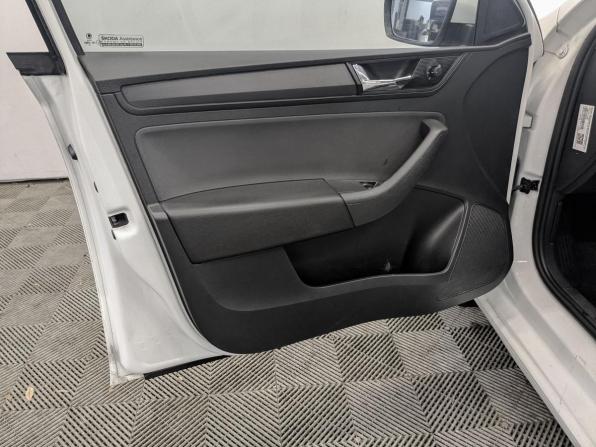 Skoda Rapid I Рестайлинг с пробегом 2019 года, цена 890 000 рублей, 152506 км, лифтбек, Автокод Объявления