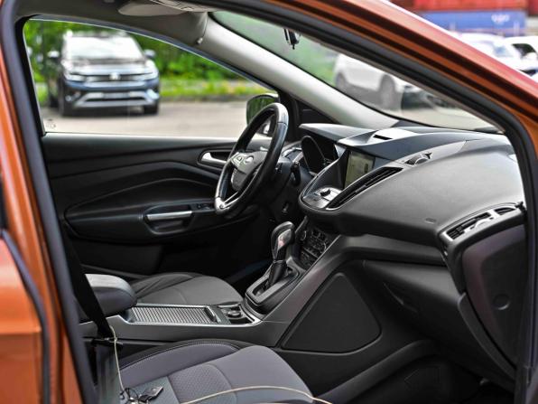 Ford Kuga II Рестайлинг с пробегом 2016 года, цена 1 455 000 рублей, 136452 км, внедорожник, Автокод Объявления