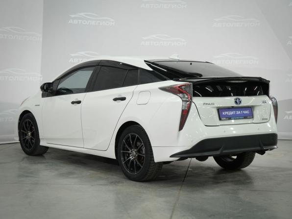 Toyota Prius IV (XW50) с пробегом 2017 года, цена 1 840 000 рублей, 140000 км, лифтбек, Автокод Объявления