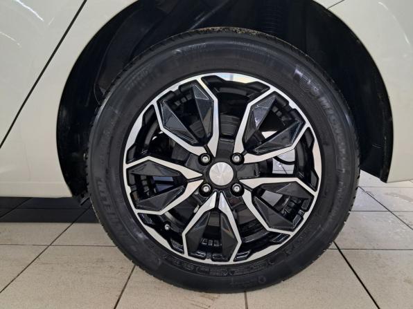 Hyundai Solaris II с пробегом 2019 года, цена 1 330 000 рублей, 118400 км, седан, Автокод Объявления