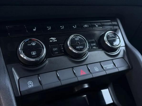 Skoda Karoq I с пробегом 2021 года, цена 2 099 000 рублей, 144036 км, внедорожник, Автокод Объявления