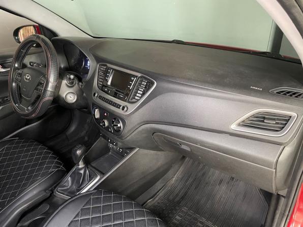 Hyundai Solaris II с пробегом 2017 года, цена 1 099 000 рублей, 134158 км, седан, Автокод Объявления