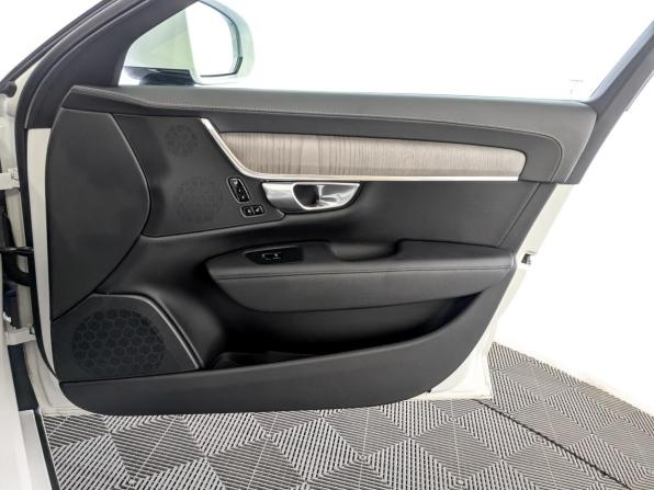 Volvo S90 II Рестайлинг с пробегом 2021 года, цена 3 695 000 рублей, 75437 км, седан, Автокод Объявления