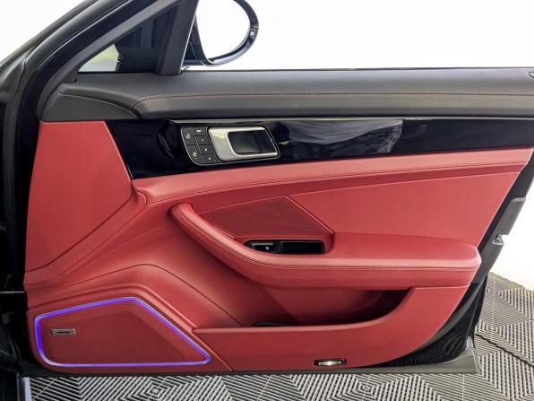 Porsche Panamera II Рестайлинг с пробегом 2022 года, цена 9 500 000 рублей, 63400 км, лифтбек, Автокод Объявления