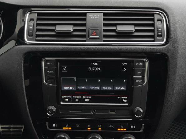 Volkswagen Jetta VI Рестайлинг с пробегом 2016 года, цена 1 249 000 рублей, 135059 км, седан, Автокод Объявления