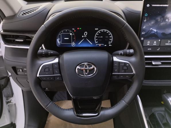 Toyota Highlander IV (XU70) с пробегом 2025 года, цена 5 550 000 рублей, 96 км, внедорожник, Автокод Объявления