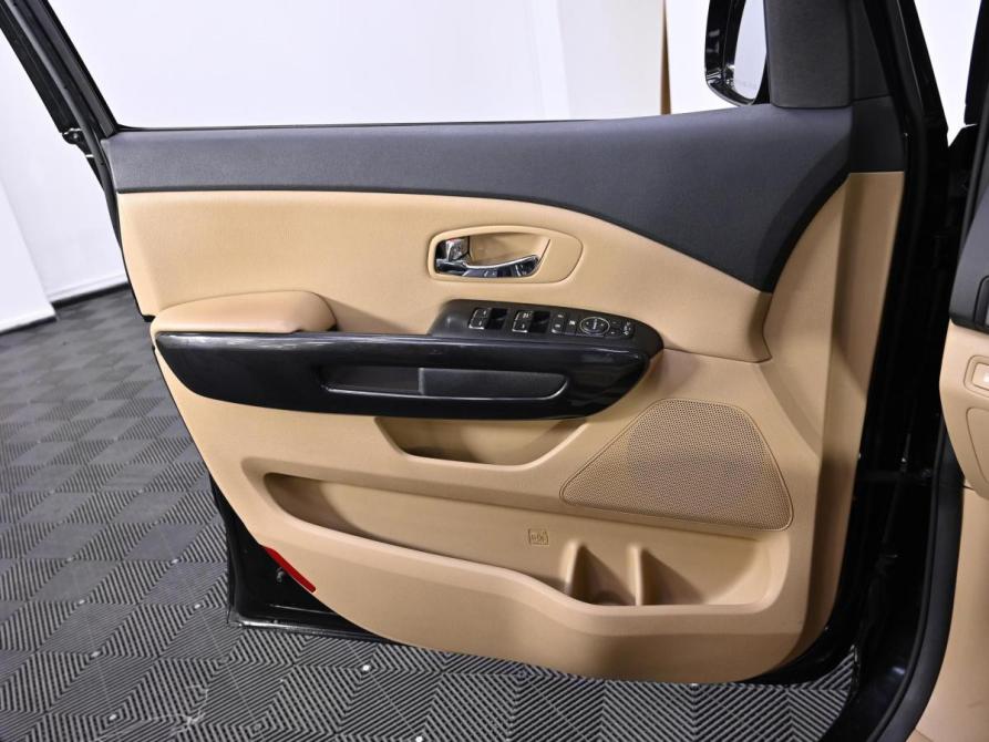 Kia Carnival III Москва  - изображение 11