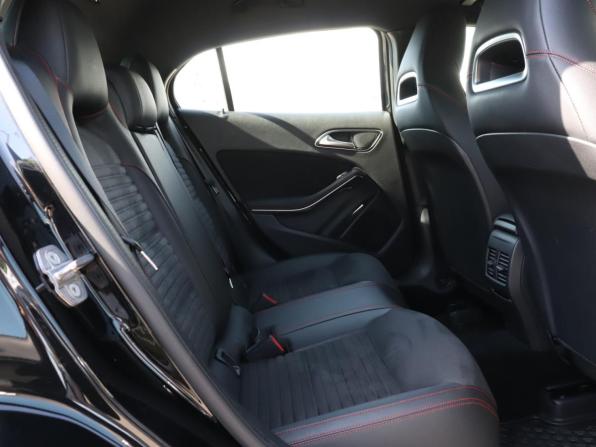 Mercedes-Benz GLA I (X156) Рестайлинг с пробегом 2019 года, цена 2 310 000 рублей, 90066 км, внедорожник, Автокод Объявления