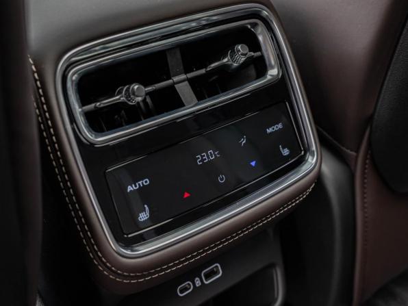 Geely Monjaro I Рестайлинг 2 с пробегом 2026 года, цена 4 220 000 рублей, 68 км, внедорожник, Автокод Объявления