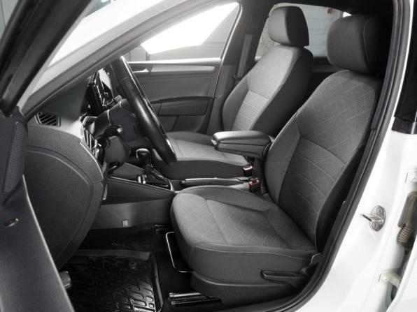 Volkswagen Polo VI с пробегом 2022 года, цена 1 615 000 рублей, 138398 км, лифтбек, Автокод Объявления