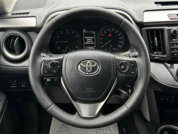 Toyota RAV4 IV (XA40) Рестайлинг с пробегом 2017 года, цена 2 690 000 рублей, 119611 км, внедорожник, Автокод Объявления